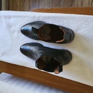 FRYE black Chelsea boots men's size 10, like-new! REDUCED!!
